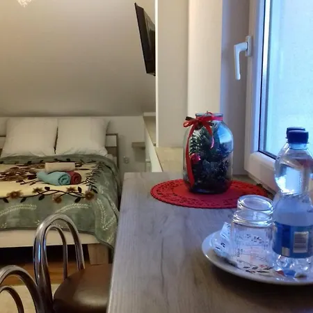Δωμάτια σε οικογενειακή κατοικία Strozowka Gorlice
